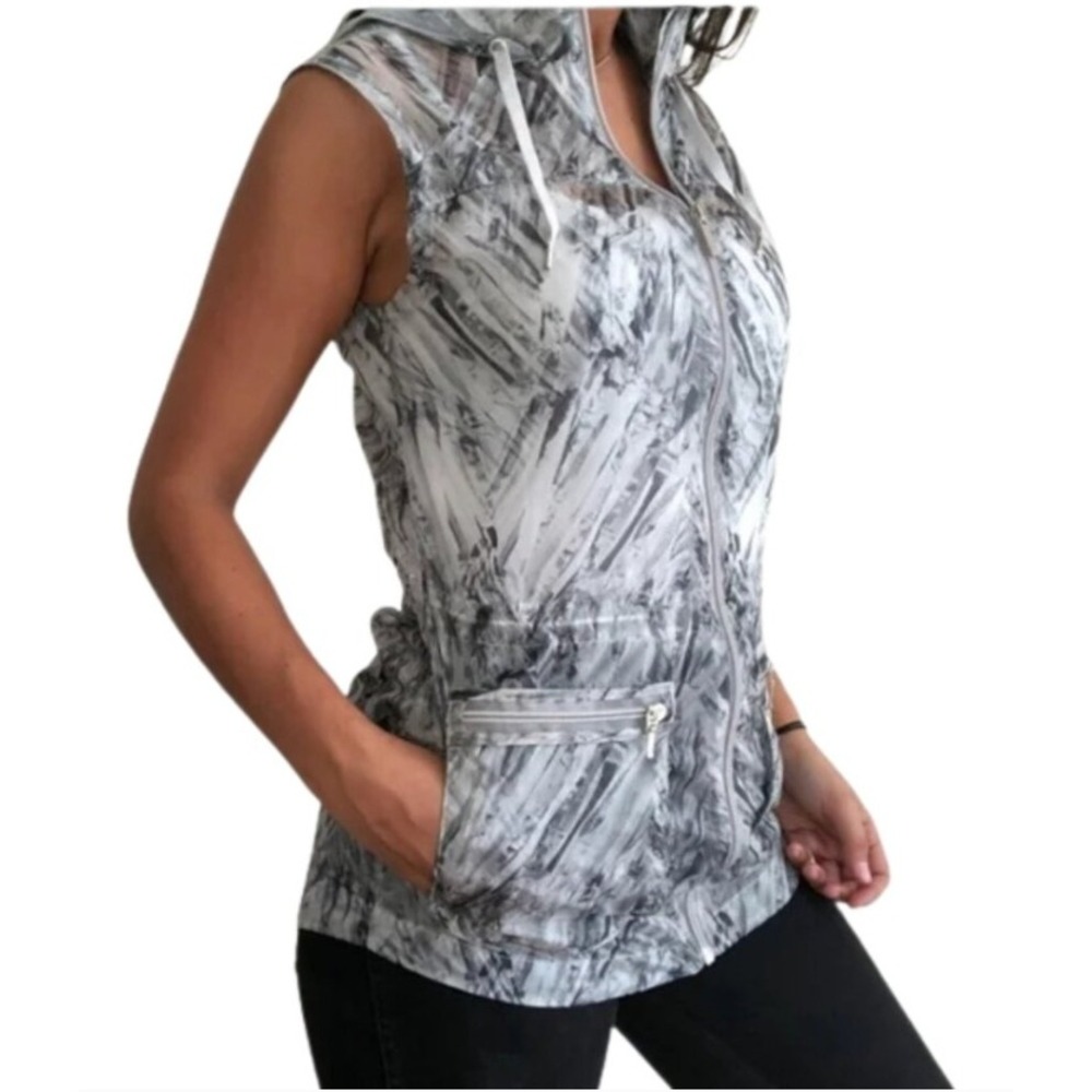 Athleta Inspire Women's Gray Abstract Print Hoodie Windbreaker Sheer Vest S